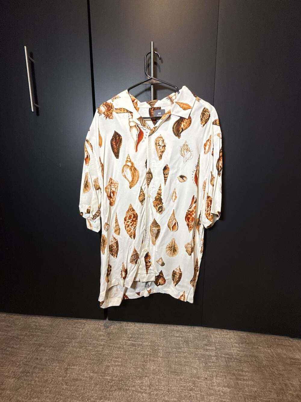 H&M Regular Fit Seashell Print Short Sleeve Resort Shirt
